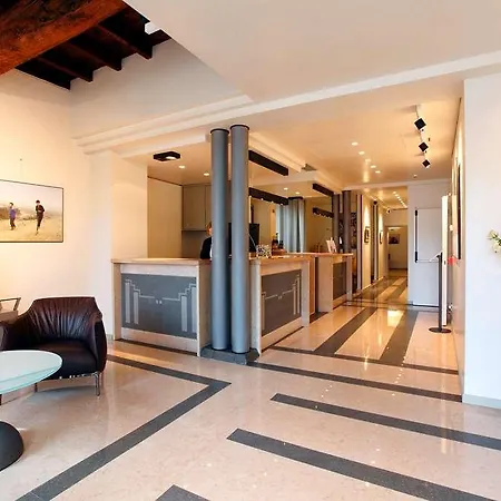 アンヌンツィアータ ホテル