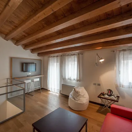 アンヌンツィアータ ホテル フェラーラ