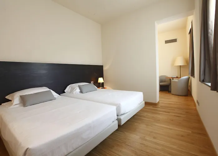 Otel Annunziata Ferrara