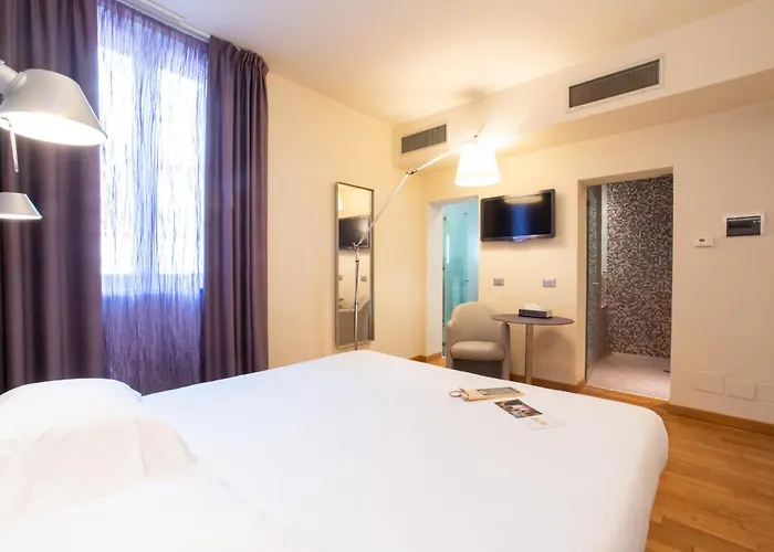 Annunziata Otel Ferrara