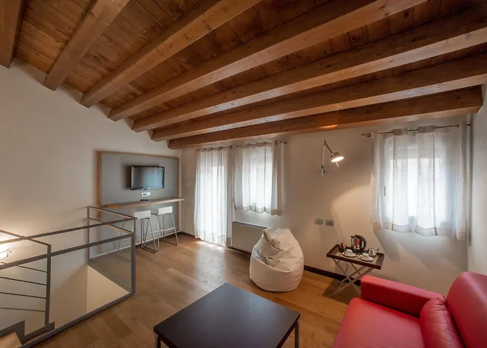 안눈지아타 호텔 페라라