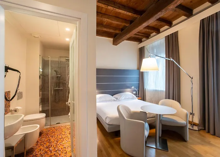 호텔 안눈지아타 페라라